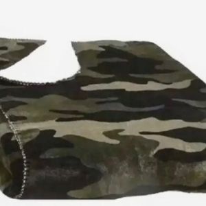 VS/Pink Sherpa Blanket, Camouflage